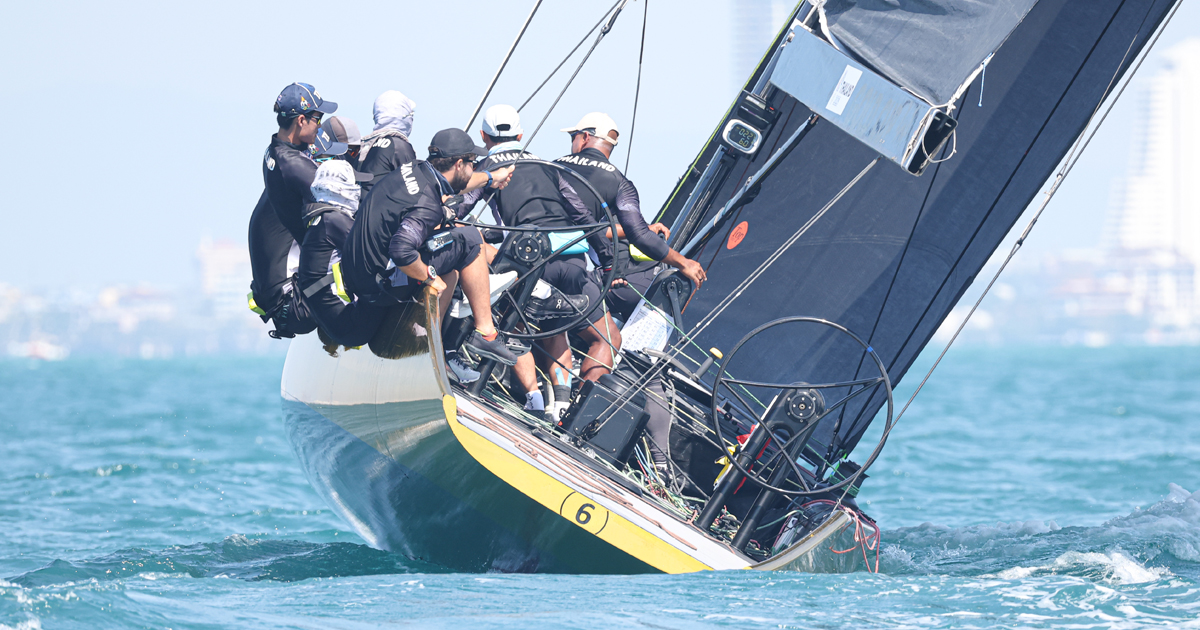 “พระราชินี” ทรงพาเรือใบทีมชาติไทยชนะ 2 เรซ กีฬาซีเกมส์ ครั้งที่ 33