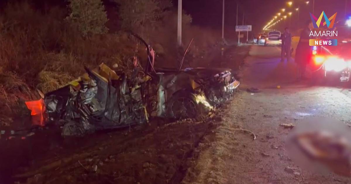 สลด! หนุ่มขับเก๋งเหินเนินเสียหลักตกคูน้ำพลิกคว่ำ ดับ 4 ราย เจ็บ 2 ราย